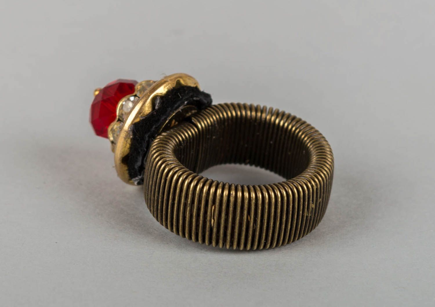 Conjunto de bisutería con cristales checos anillo y pendientes hechos a mano  foto 4