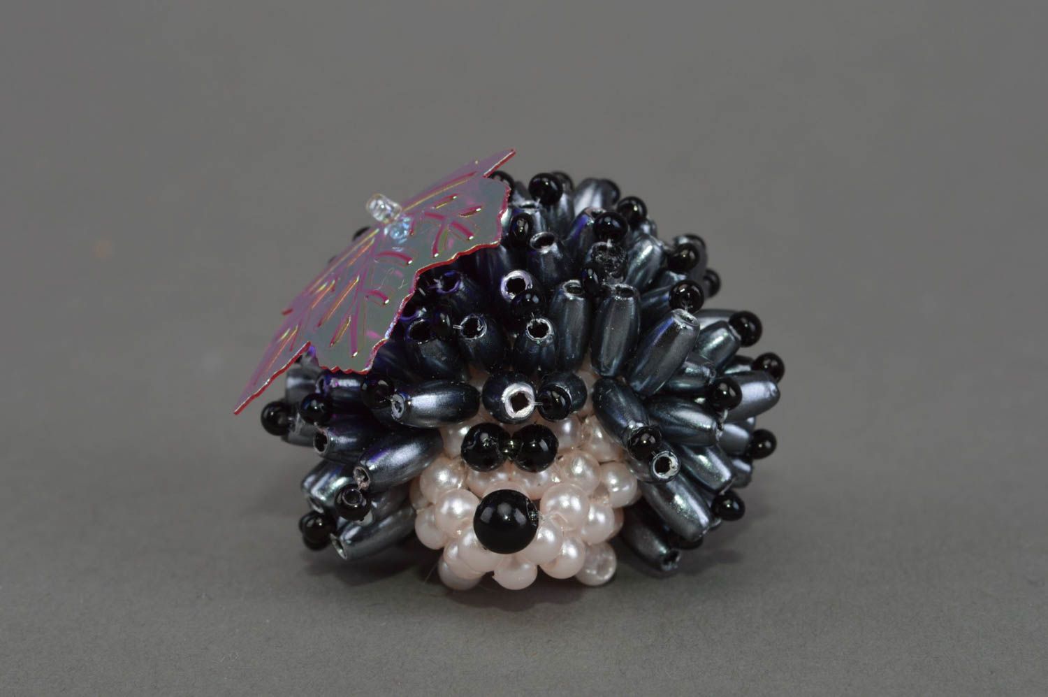 Hérisson en perles de rocaille gris avec feuille figurine décorative faite main photo 4