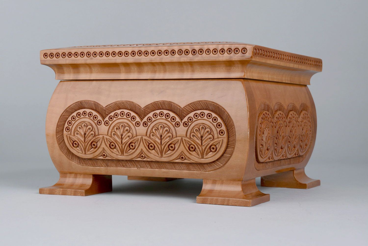 Wooden carved jewelry box photo 5