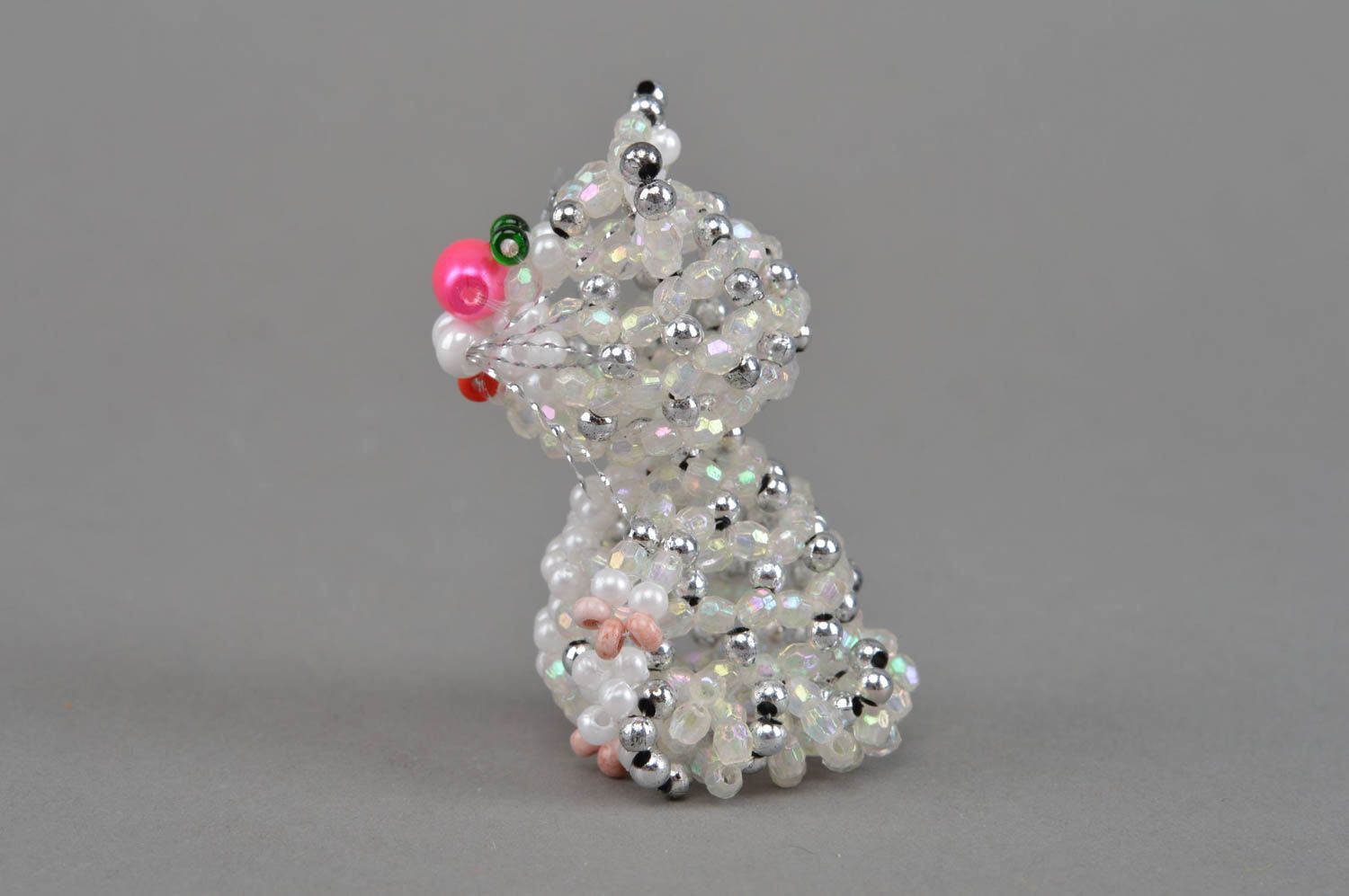 Handmade small collectible beaded figurine of white cat table decoration photo 3