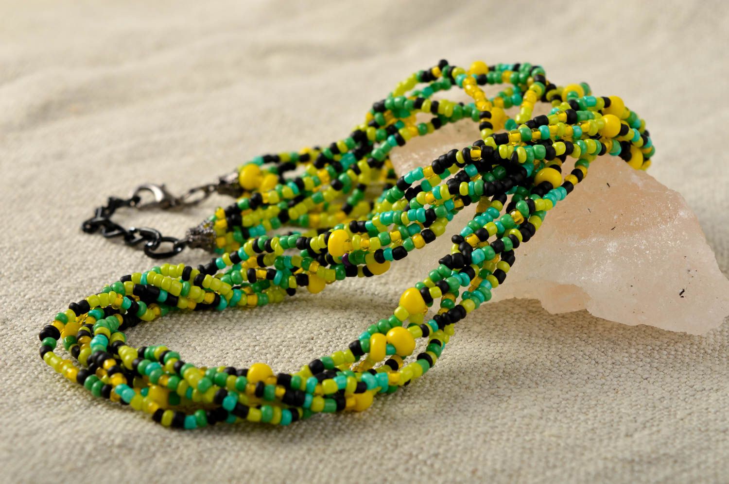 Collier en perles de rocaille Bijou fait main vert long design Cadeau femme photo 1