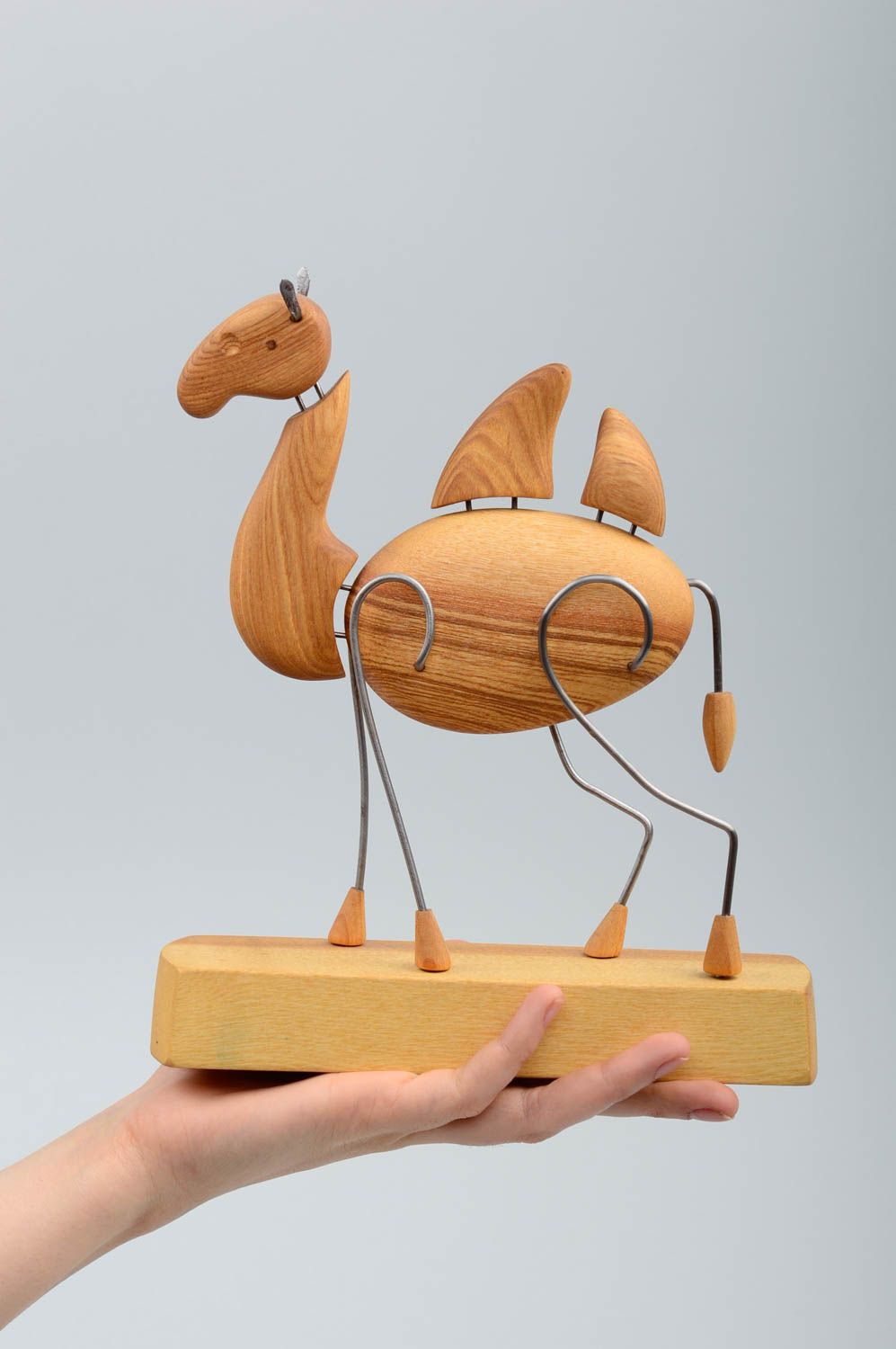Figurine chameau Statuette en bois faite main design Décoration d'intérieur photo 5