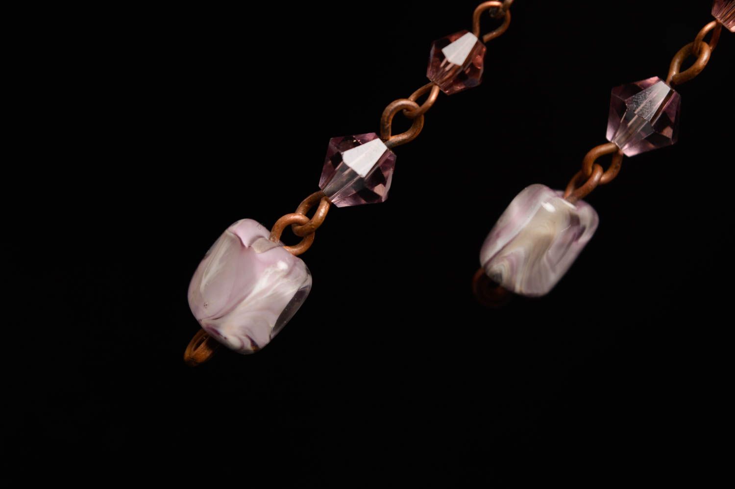 Pendientes largos de cristal de lampwork Violetas foto 6