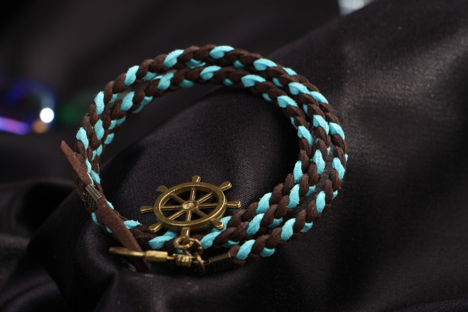 Bracelet en daim artificiel fait main design original bleu-noir style marin photo 4