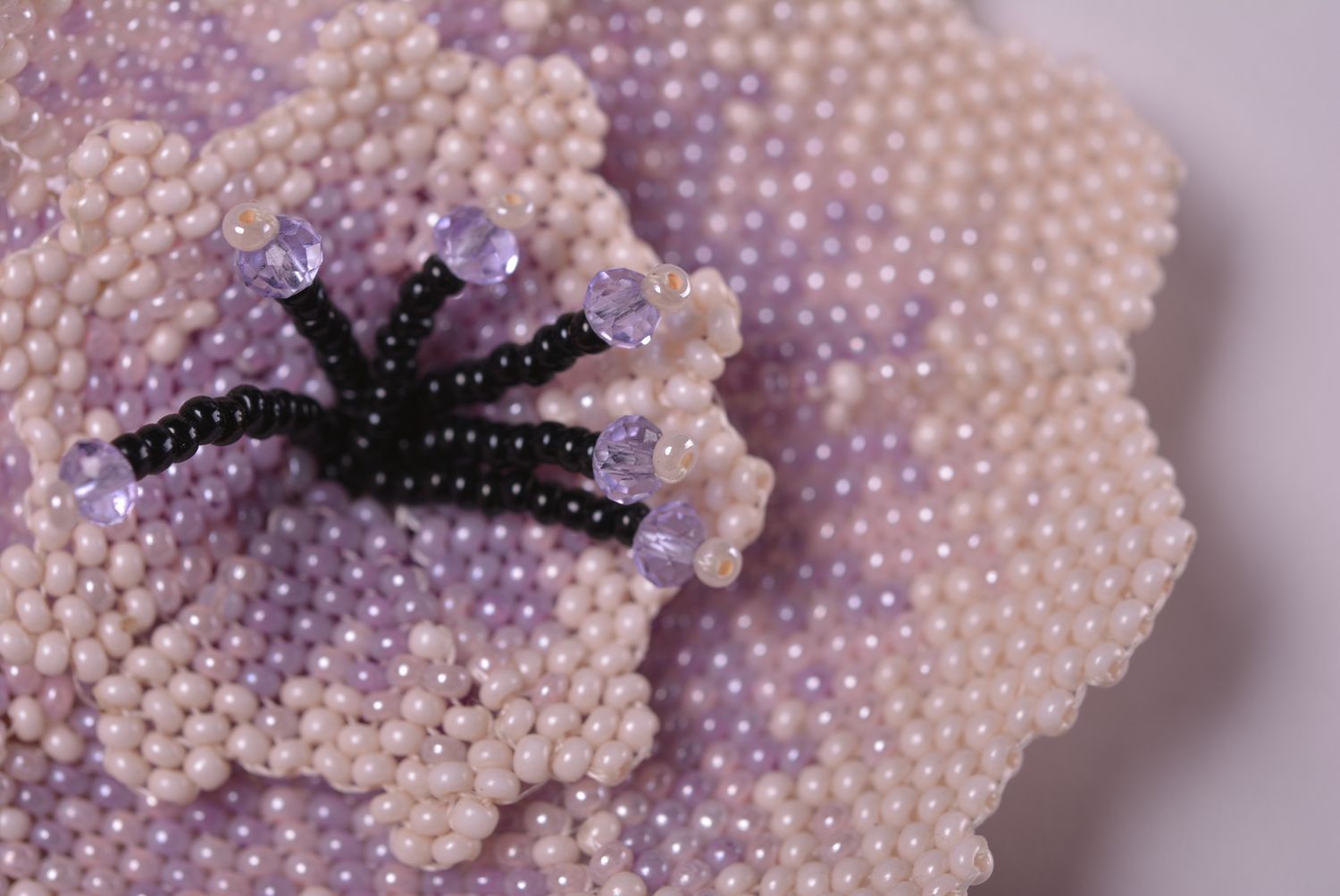 Broche fleur Bijou fait main en perles de rocaille Accessoire pour femme photo 5