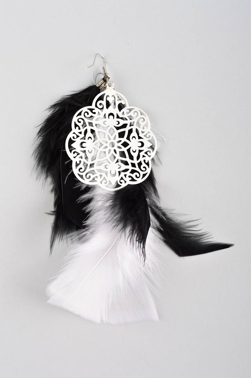 Boucles d'oreilles plumes noir blanc Bijou fait main design Cadeau femme photo 4