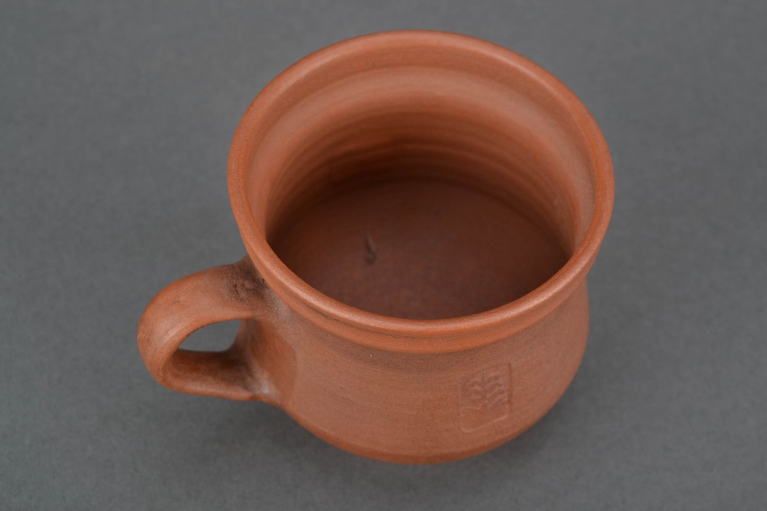 Große Keramik Tasse aus Ton foto 3