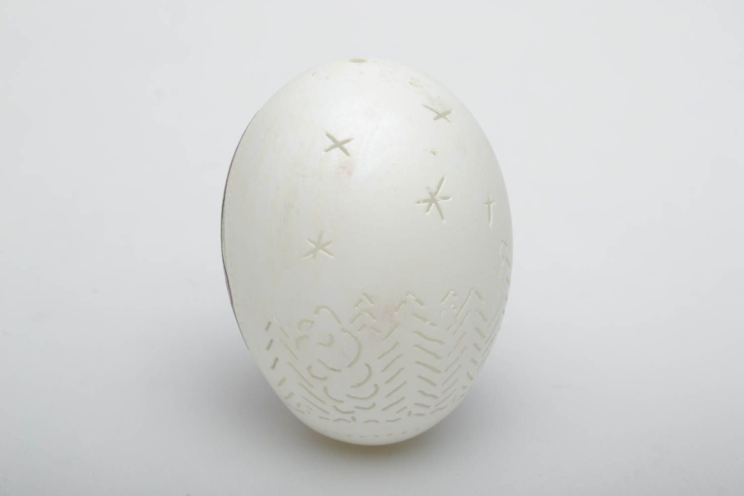 Резное куриное яйцо для декора интерьера фото 4