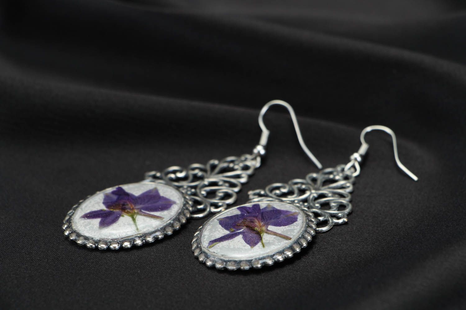 Vintage earrings with natural flowers photo 3