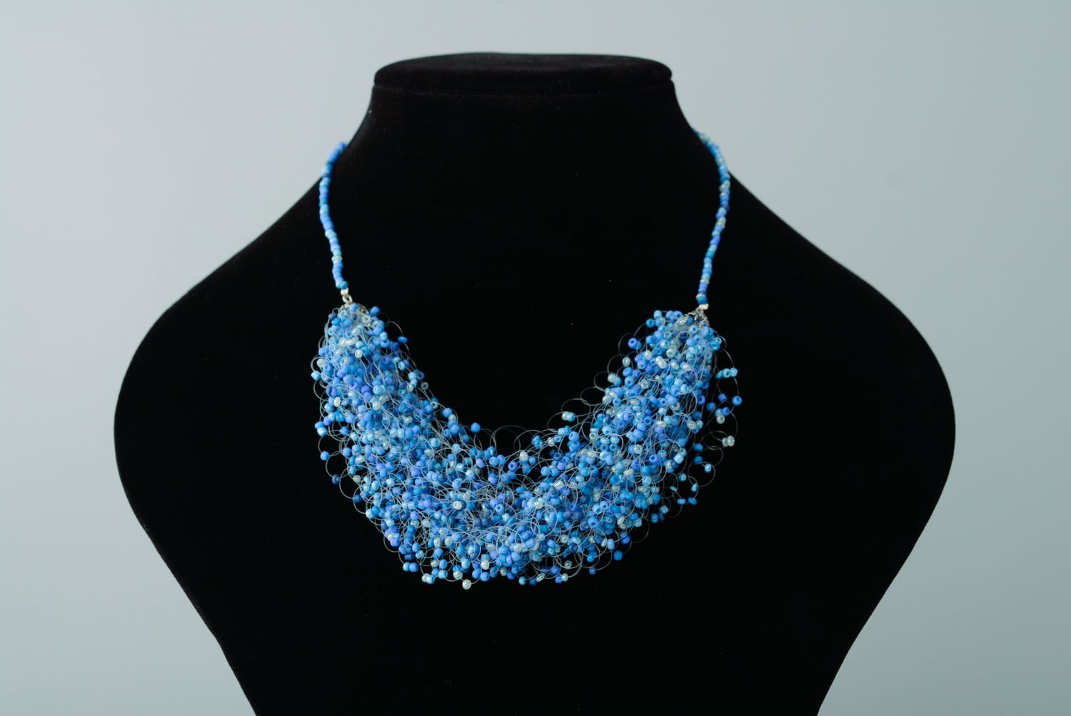 Blue beaded necklace photo 1