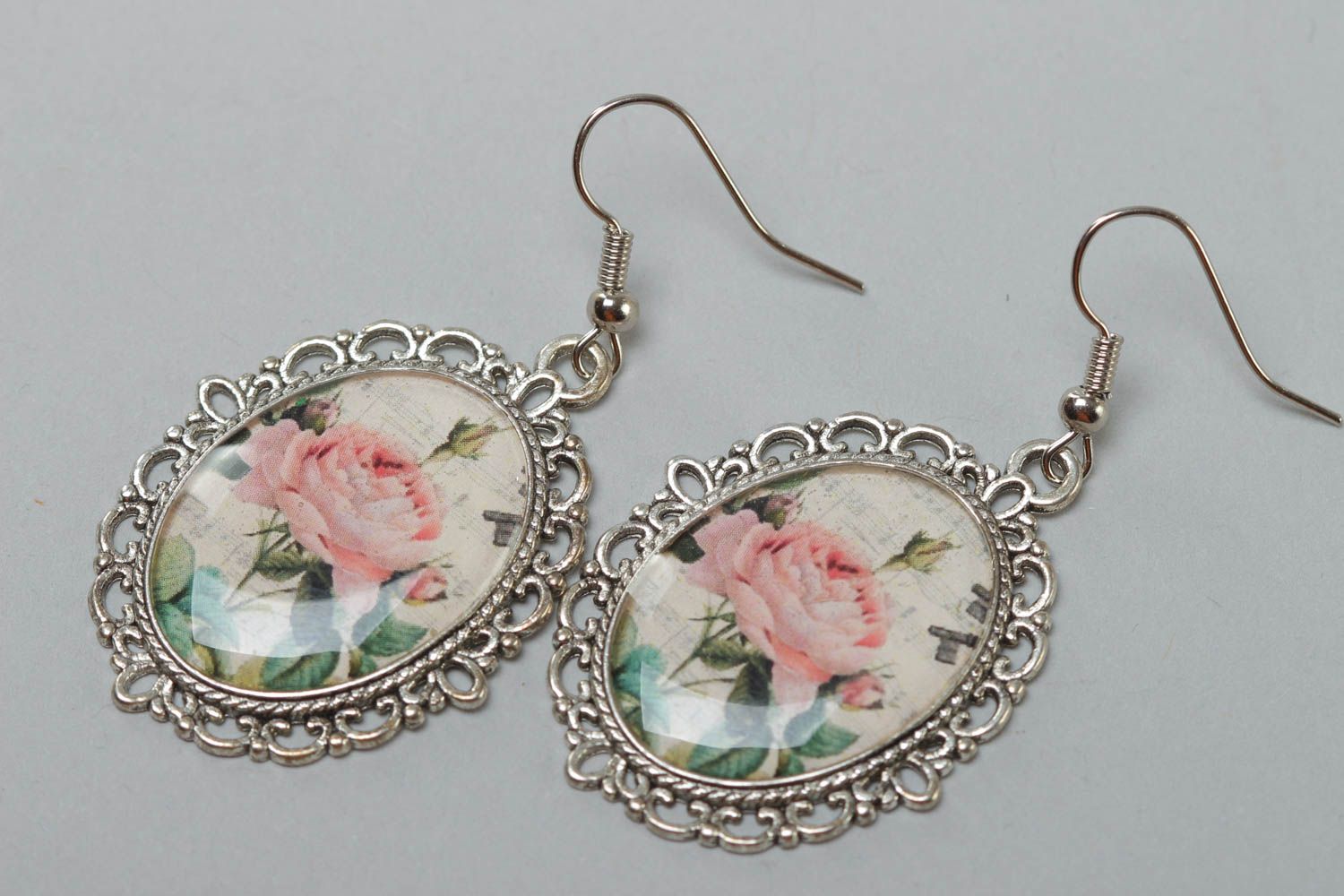 Handmade stylish trandy glass glaze earrings with roses beautiful handmade oval accessory photo 2