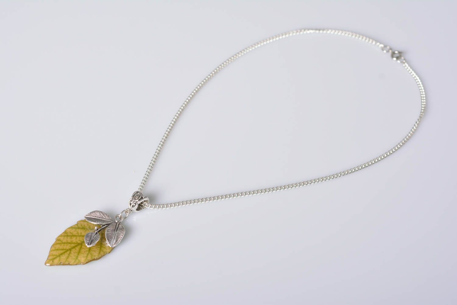 Handmade botanic pendant with flowers epoxy resin jewelry epoxy resin pendant photo 3