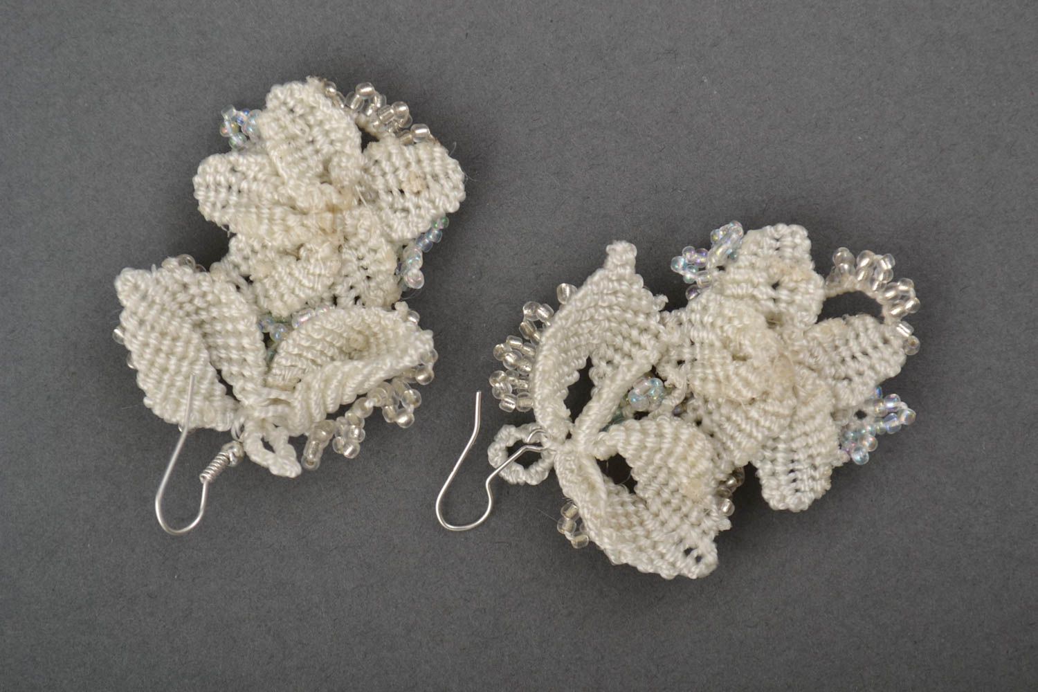 Handmade Blumen Ohrringe in Weiß Designer Schmuck Accessoire für Frauen foto 2