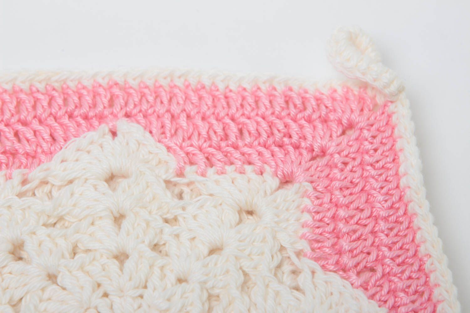 Manique au crochet Accessoire cuisine fait main en coton rose blanc Idée cadeau photo 3