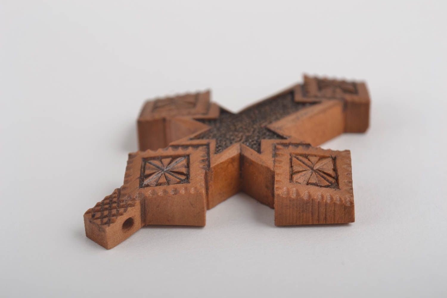 Croce di legno fatta a mano crocetta intagliata originale in legno bella
 foto 2