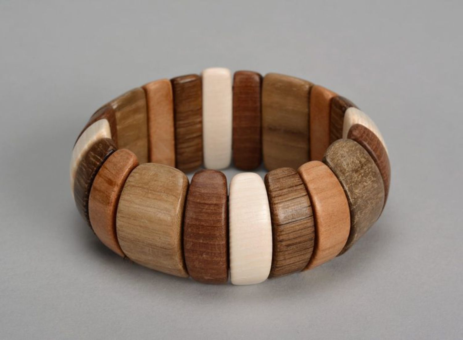 Brown wooden bracelet photo 2