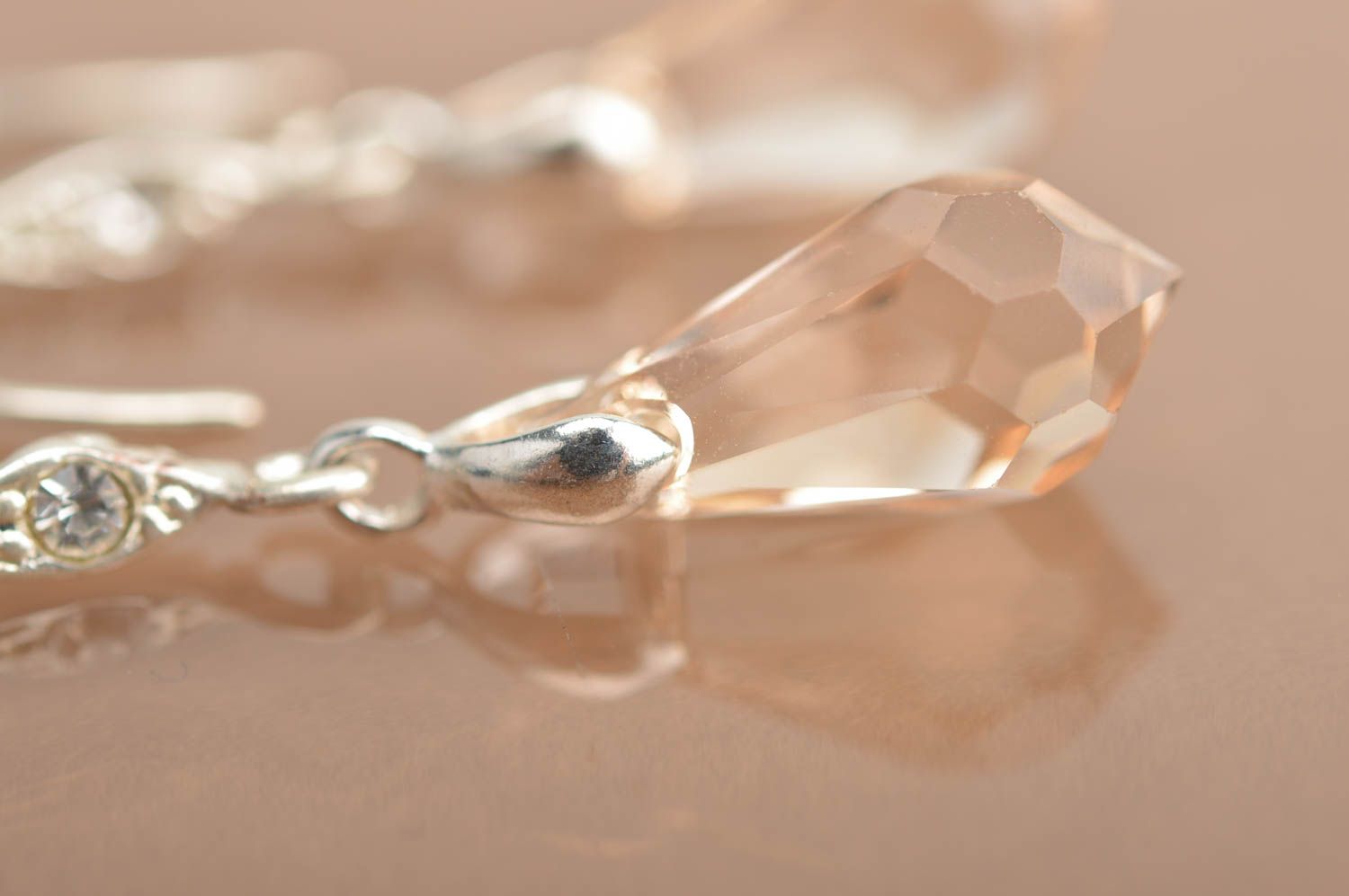 Lange Ohrringe mit Swarovski Kristallen Designer Schmuck handmade weiblich  foto 4