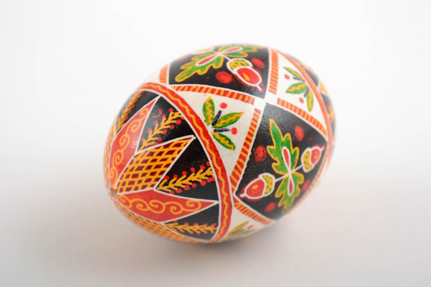 Beautiful handmade painted chicken Easter egg with acorns drawing photo 4