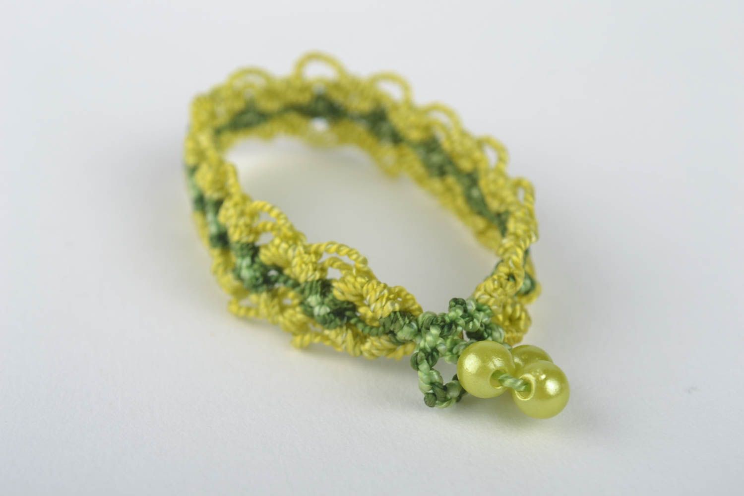 Модный браслет ручной работы браслет из ниток плетеный браслет салатовый фото 2