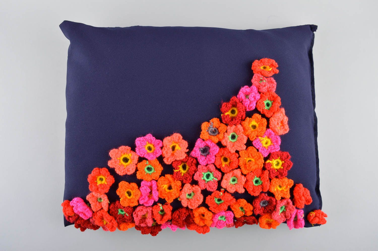 Подушка на диван хэнд мэйд декор для дома диванная подушка тканевая с цветами фото 1