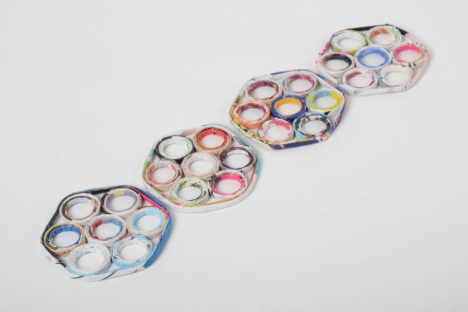 Ensemble de dessous-de-plat en papier multicolores originaux faits main 4 pièces photo 2