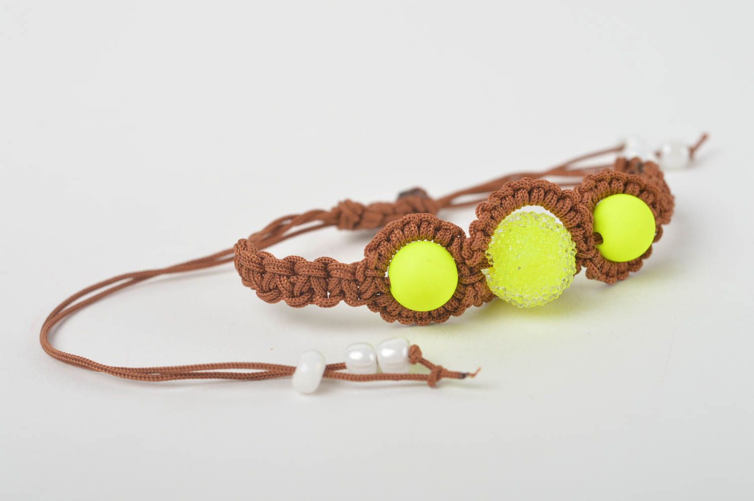 Браслет ручной работы браслет из шнурков плетеный браслет с неоновыми бусинами фото 2