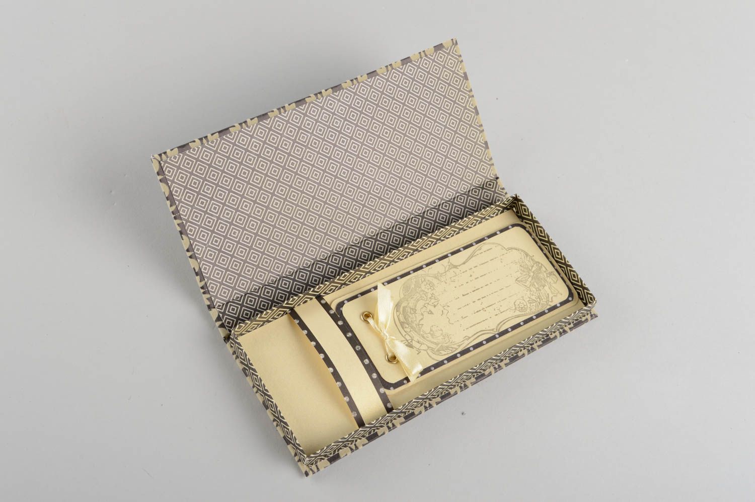 Handgemachte originelle Geschenk Schachtel für Geld aus Scrapbooking Papier  foto 3