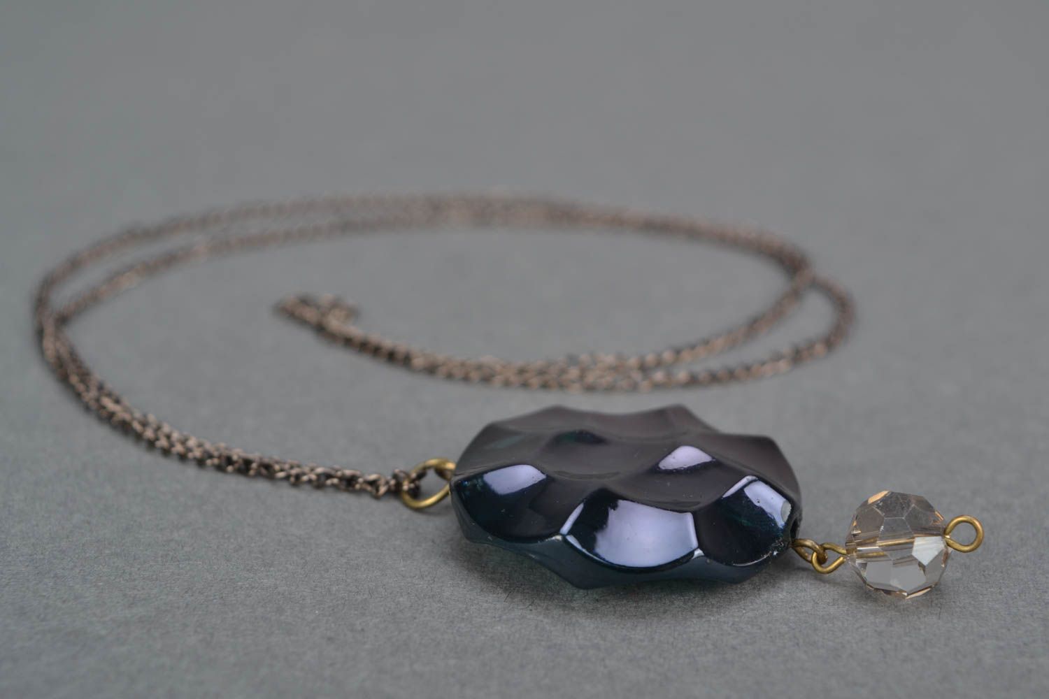 Plastic pendant with chain photo 4
