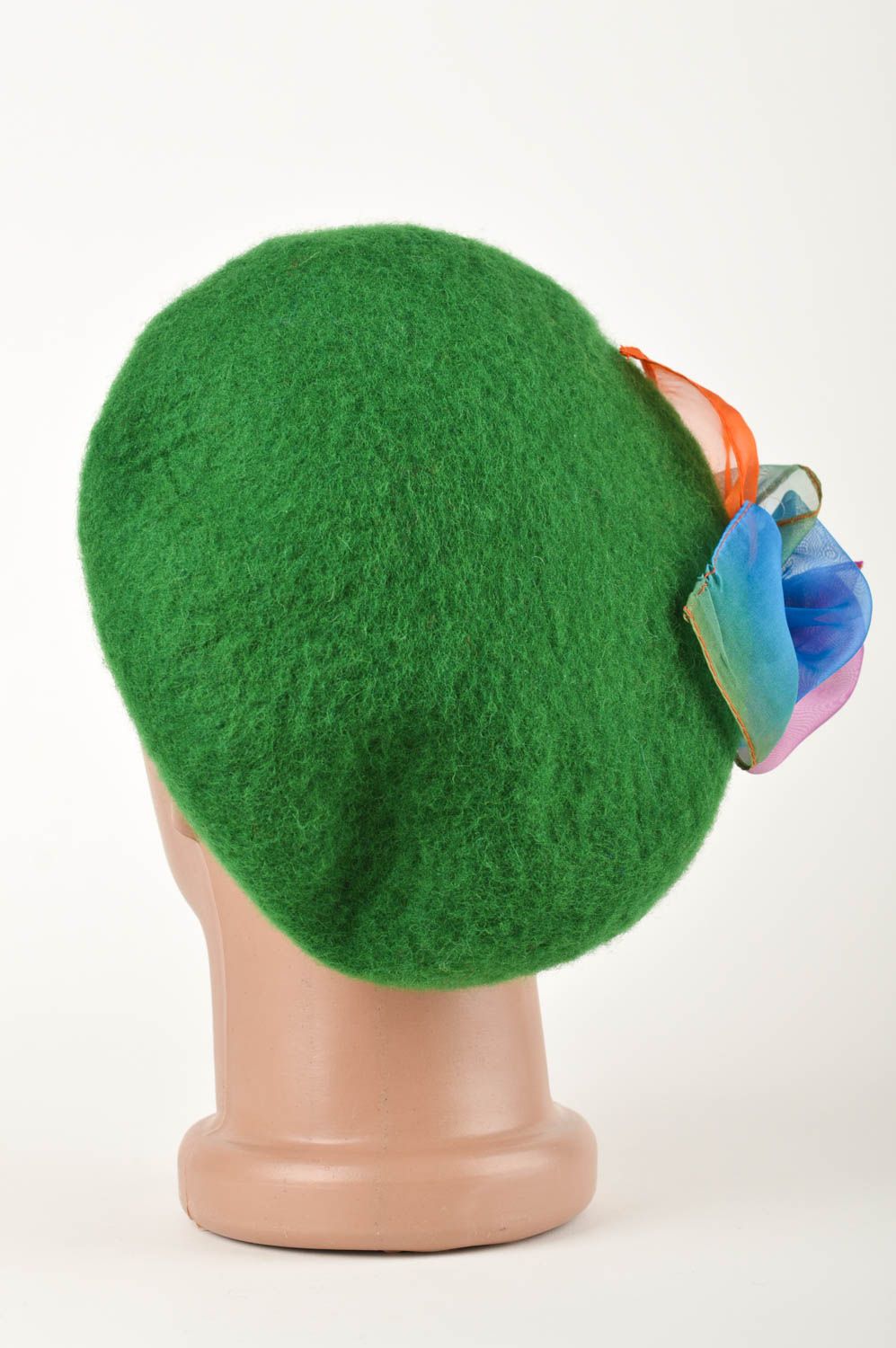 Béret laine feutrée Chapeau vert fait main fleurs en soie Vêtement femme photo 5