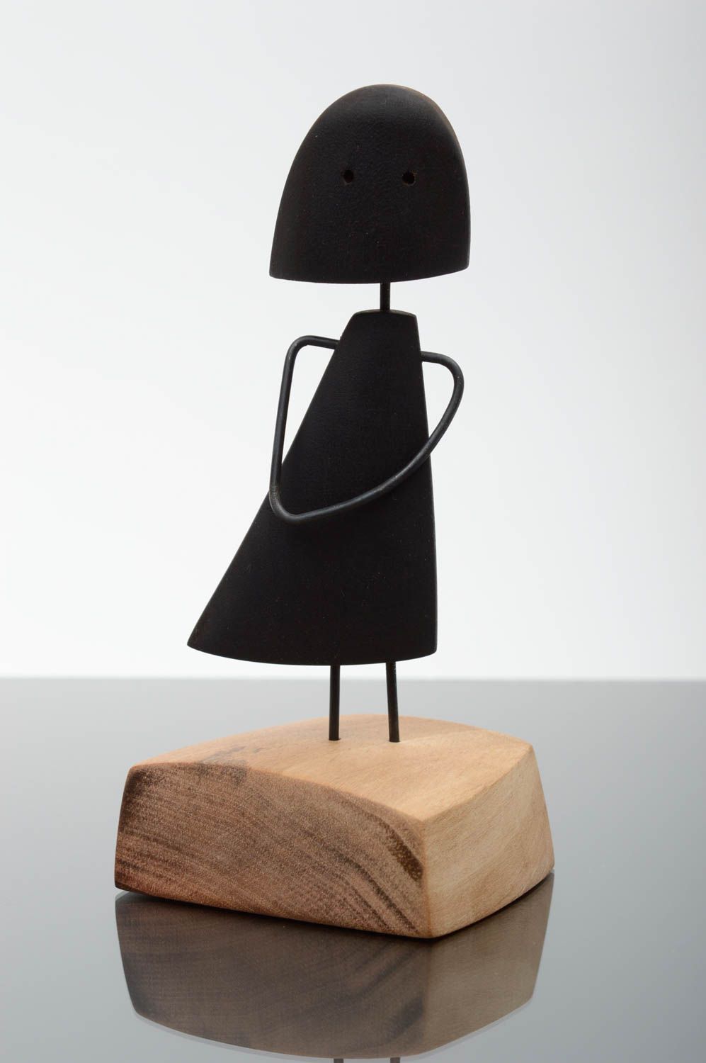 Dekofigur aus Holz handmade Deko Ideen Haus Geschenke Ideen klein in Schwarz  foto 1