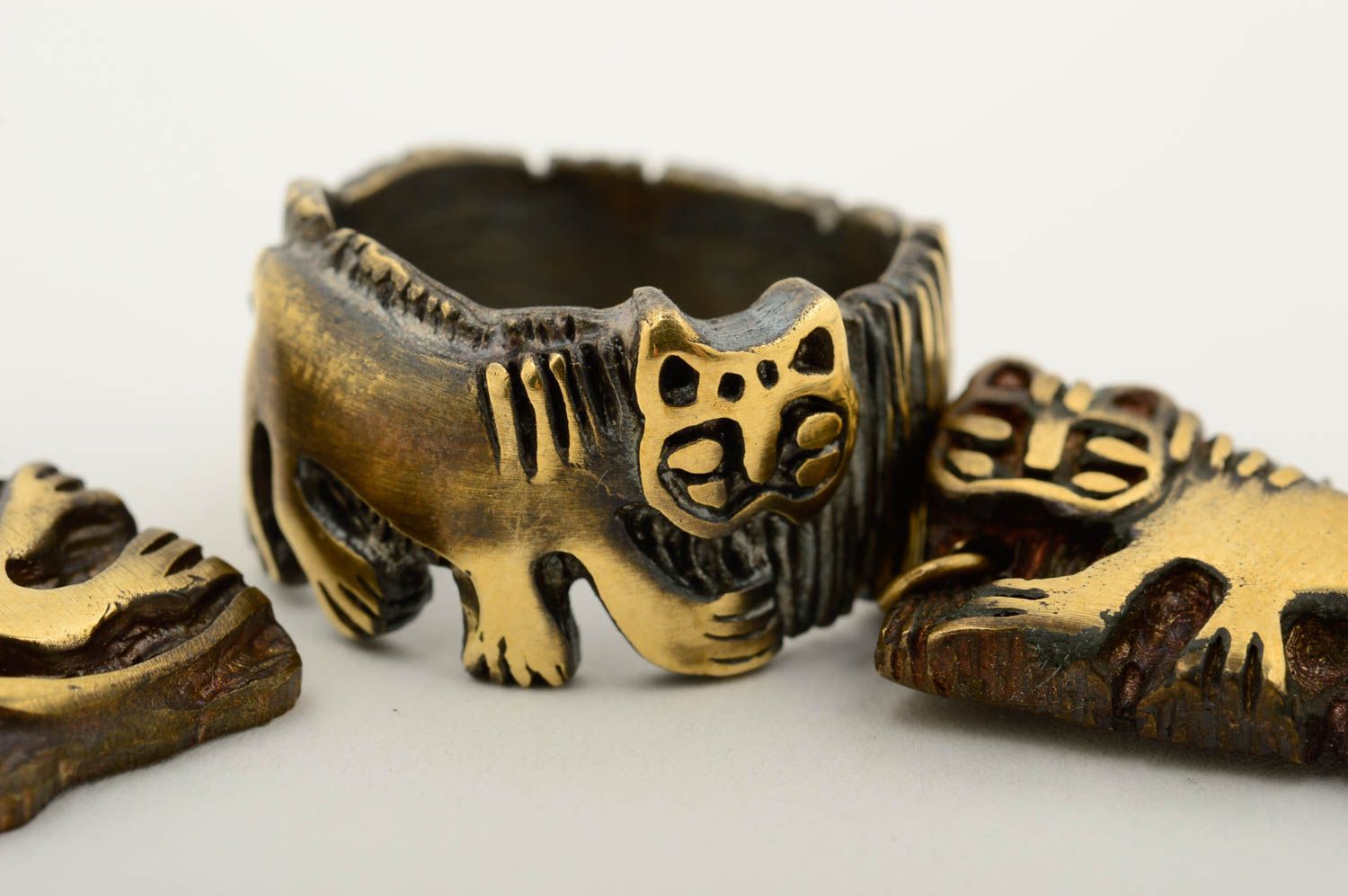 Комплект украшений ручной работы женское кольцо и модные серьги из бронзы Львы фото 5