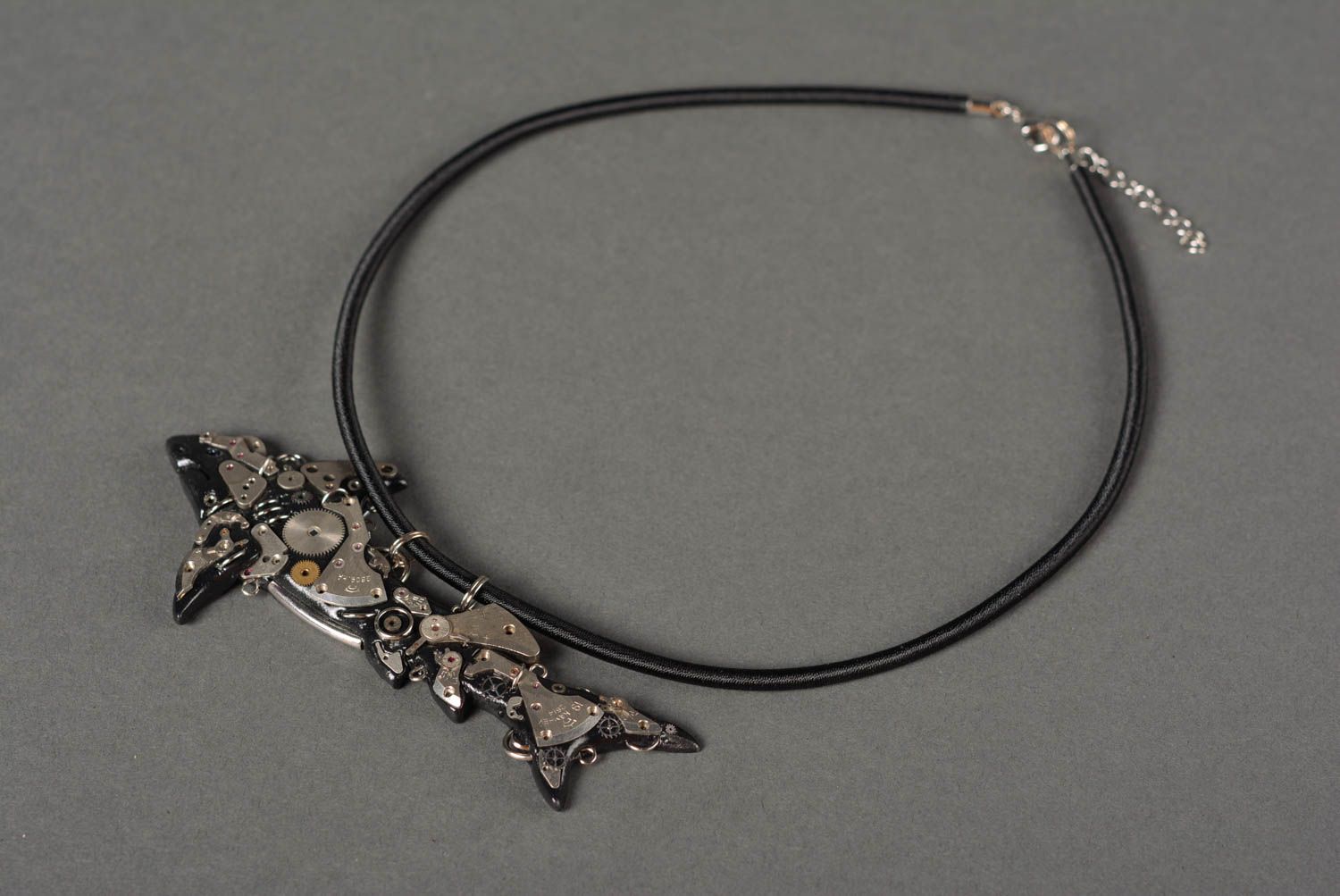 Pendentif en métal Bijoux fait main de style steampunk Accessoire femme design photo 4