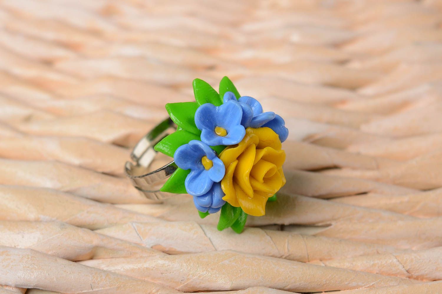 Кольцо ручной работы украшение из полимерной глины украшение кольцо с цветами фото 1