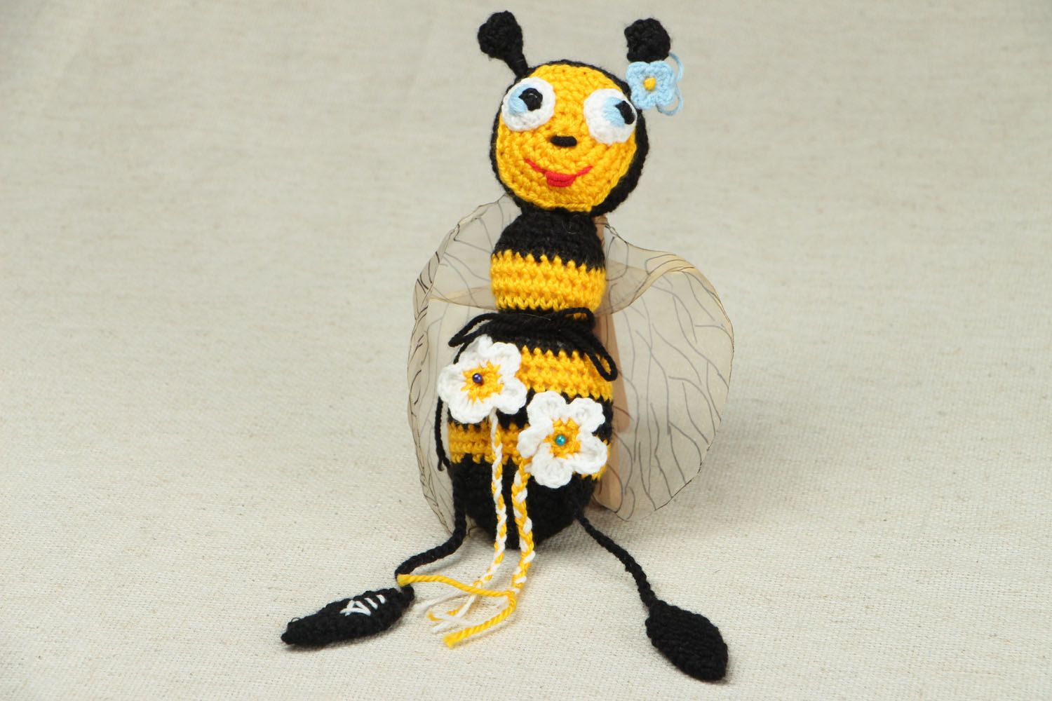 Вязаная игрушка пчела фото 1