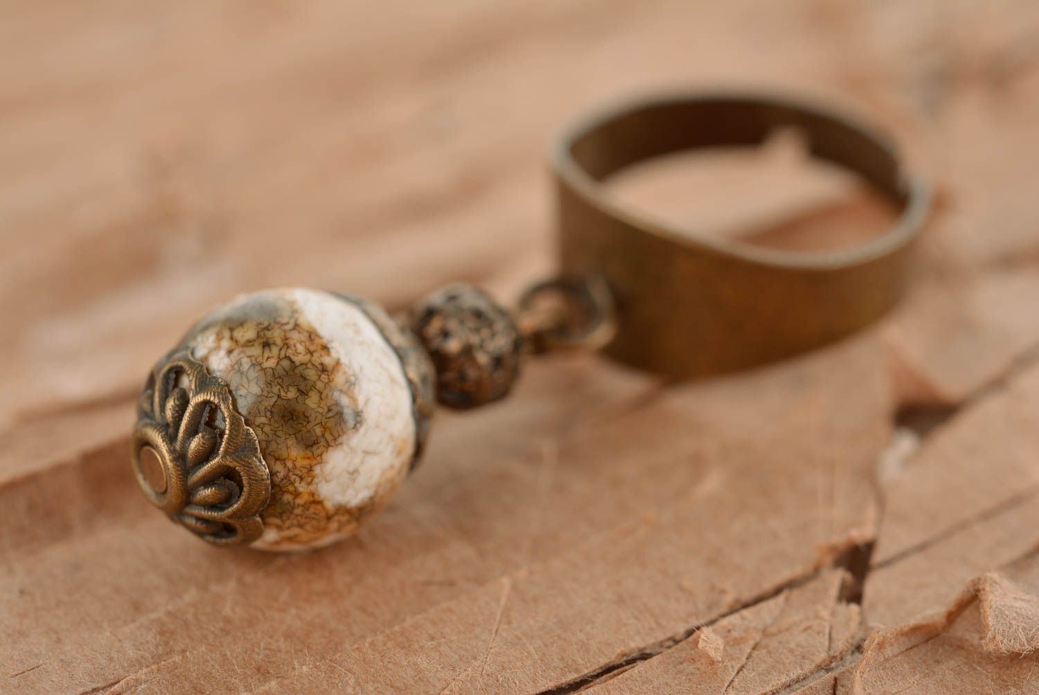 Кольцо ручной работы металлическое украшение женское кольцо с подвеской фото 2