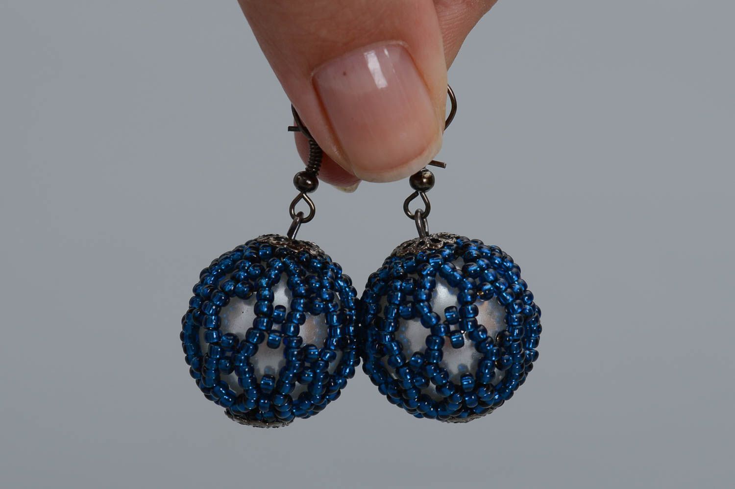 Handmade Schmuck runde Ohrringe Schmuck aus Rocailles Accessoire für Frauen foto 5