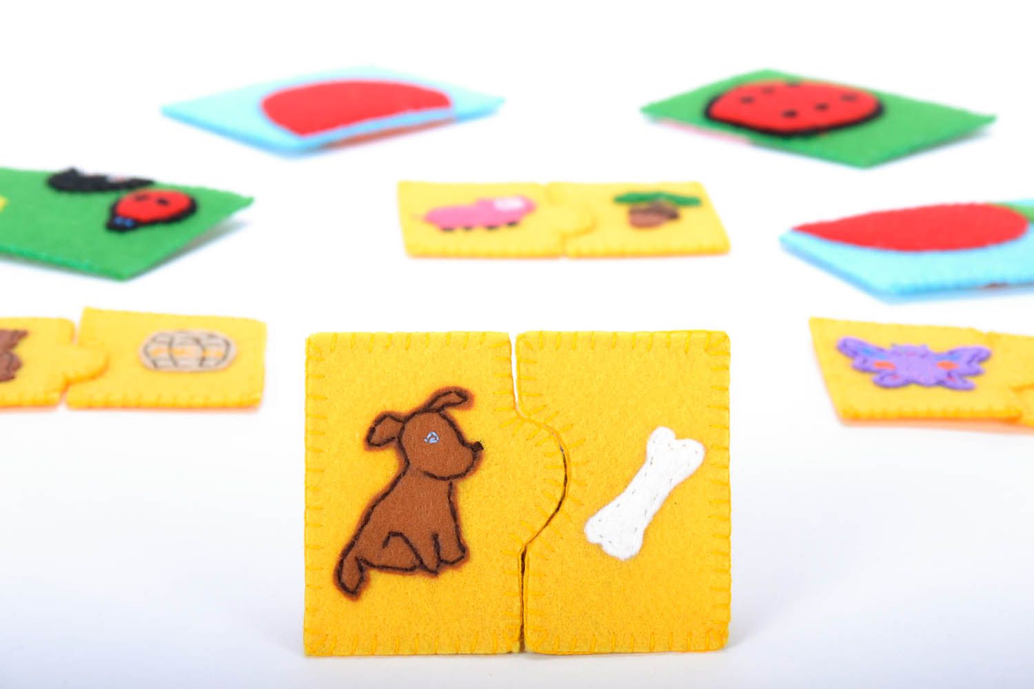Puzzles pour enfant en tissu de feutre faits main originaux multicolores photo 4