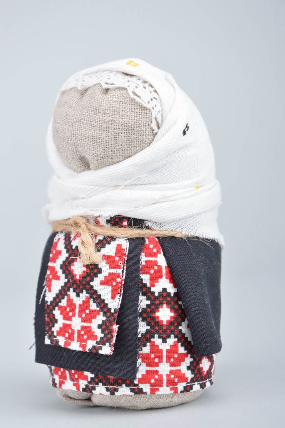 Кукла оберег зерновушка ручной работы из мешковины этническая красивая фото 2
