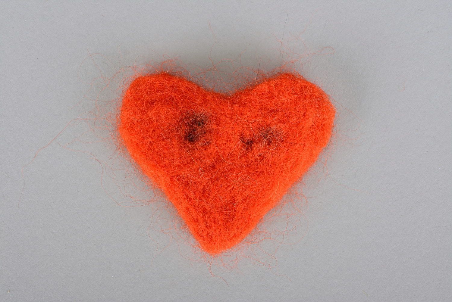 Children's wool brooch Heart photo 3