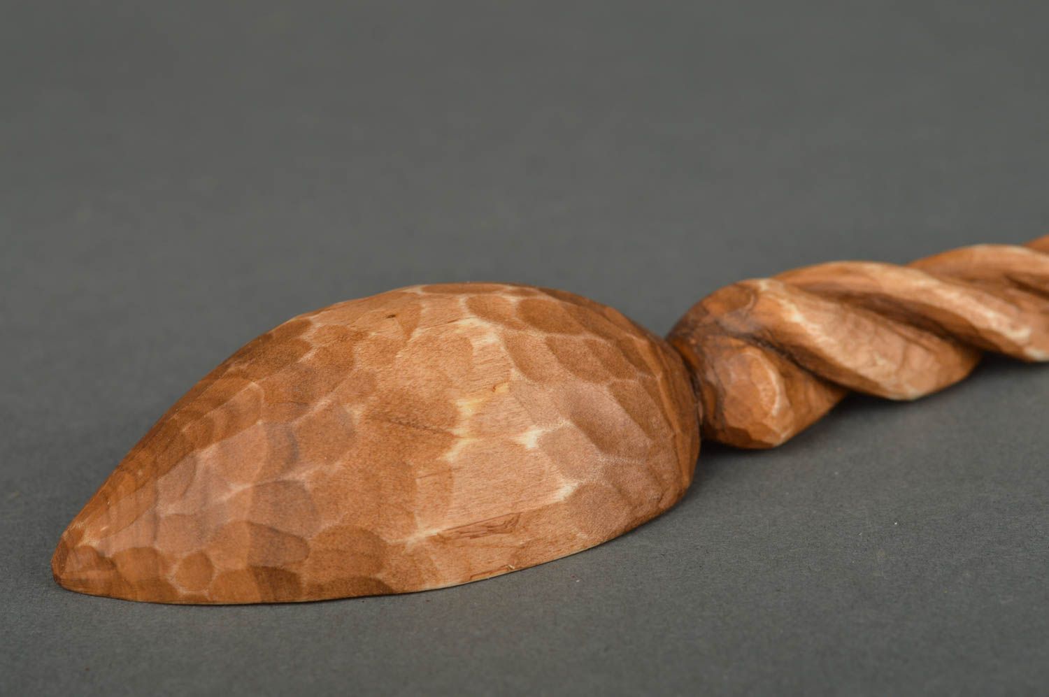 Cuchara de madera hecha a mano regalo original utensilio de cocina color marrón foto 3
