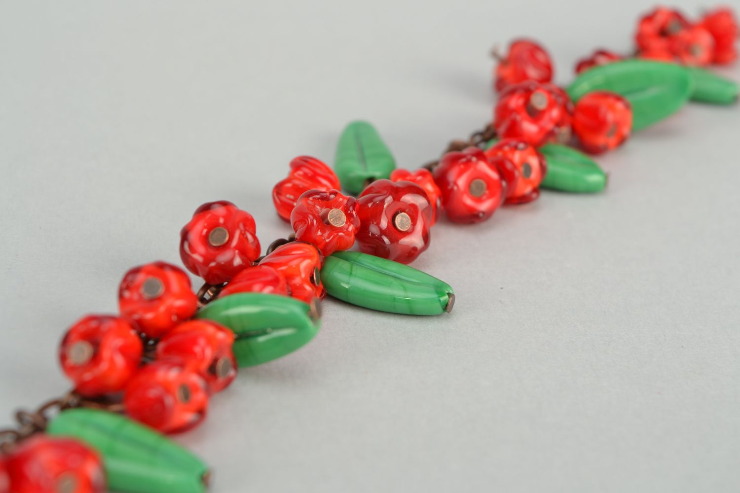 Handmade bright bracelet with red lampwork glass beads photo 5