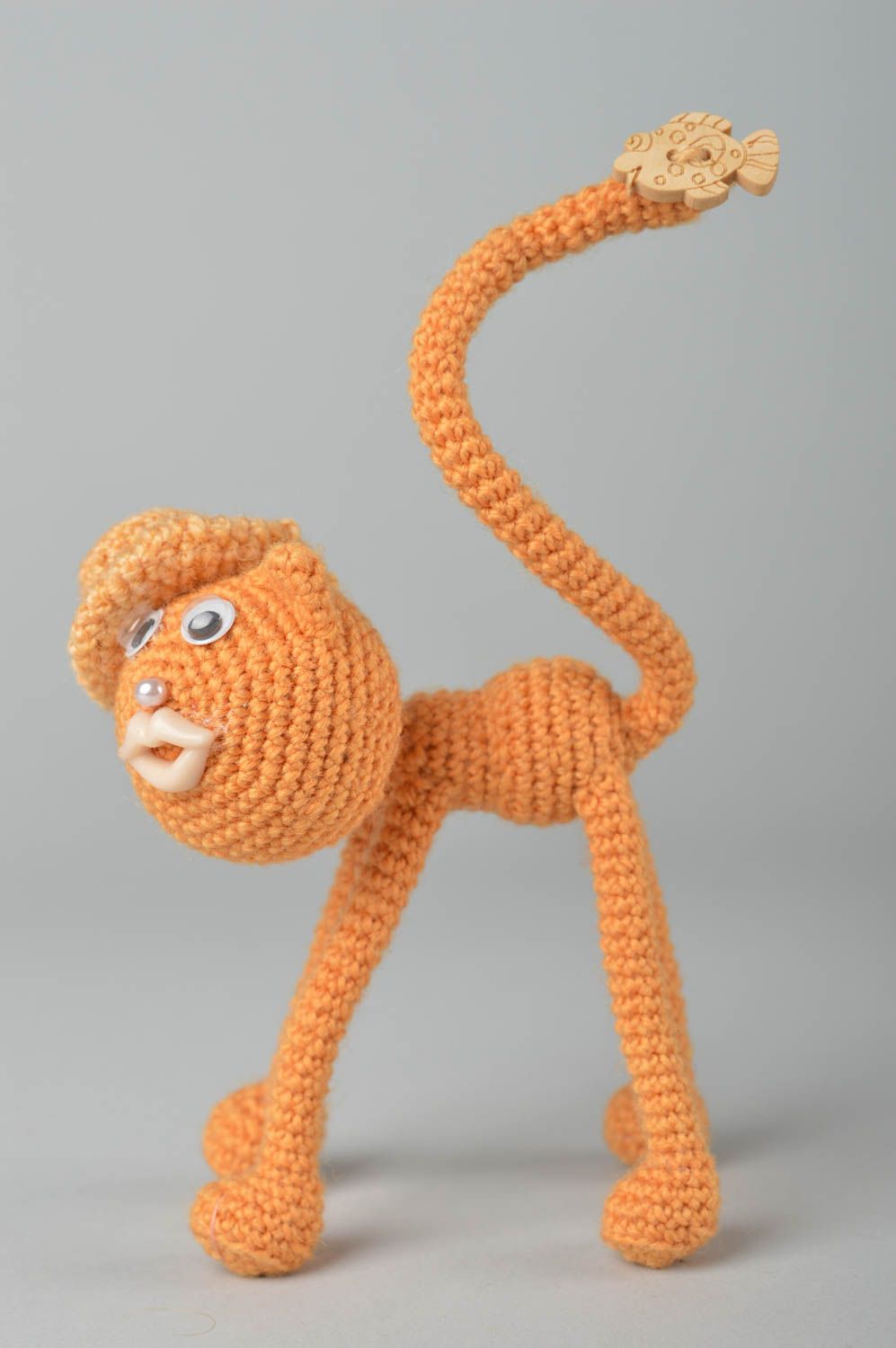 Jouet chat roux fait main Décor maison tricoté au crochet Cadeau original photo 2