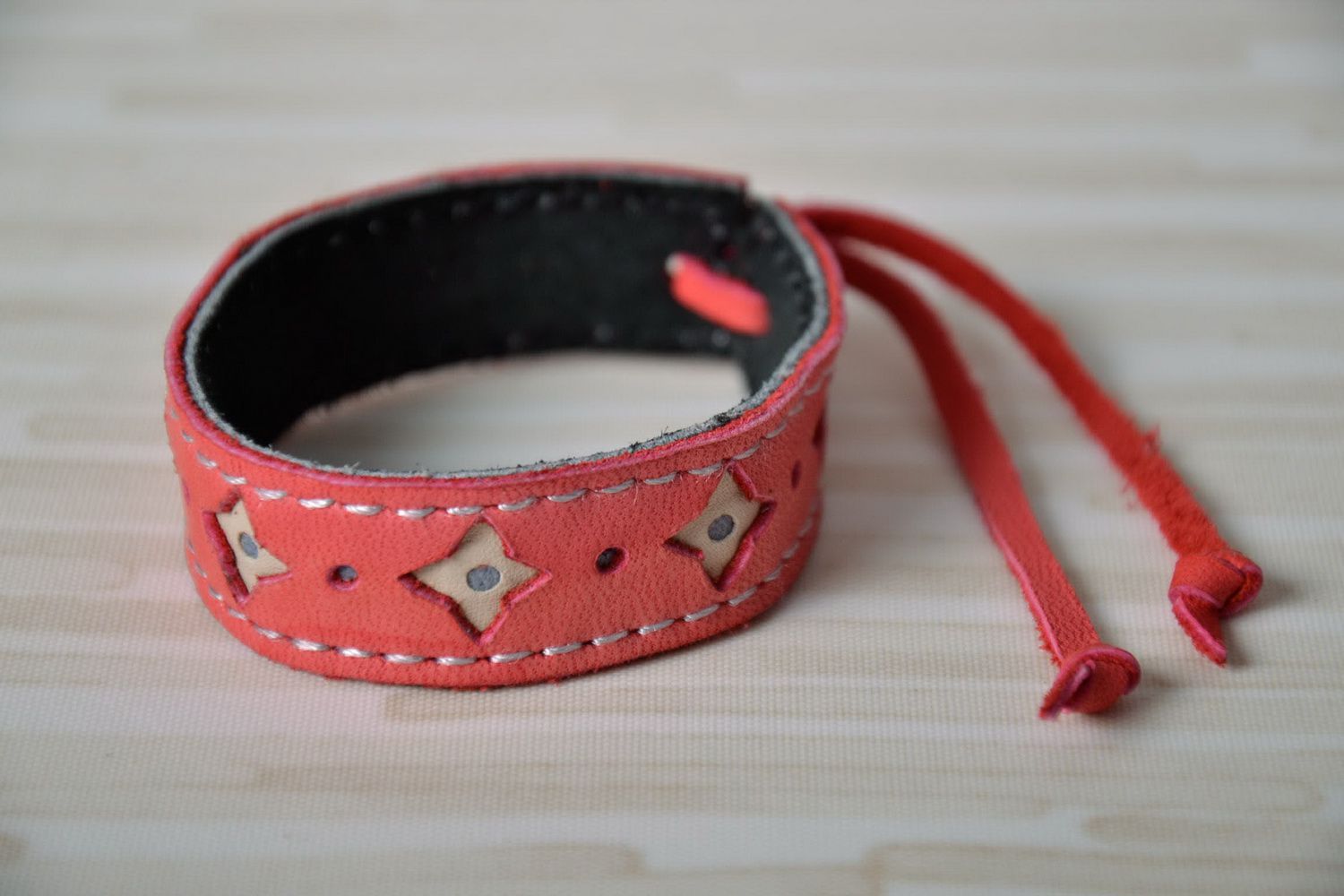 Handmade leather bracelet photo 2