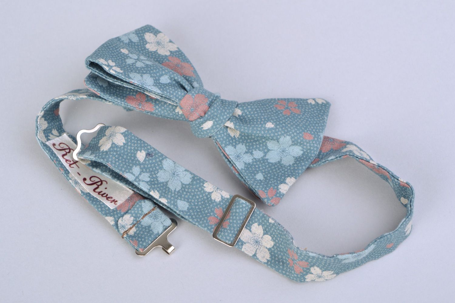 Noeud papillon en tissu de coton américain original fait main bleu design floral photo 4