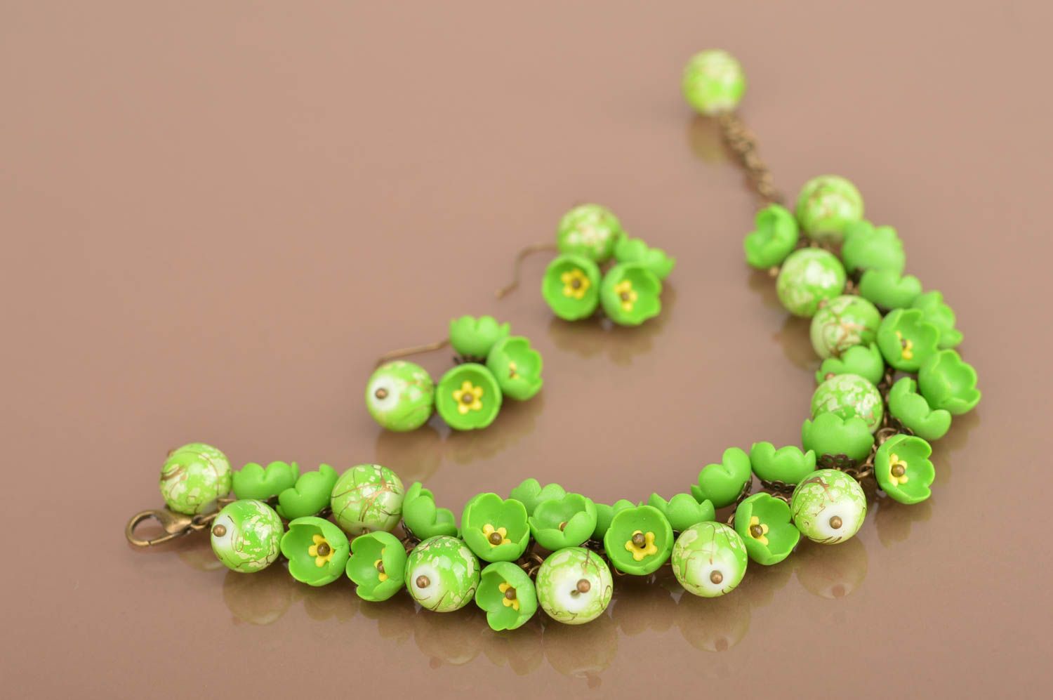 Boucles d'oreilles fait main Bracelet femme verts Parure bijoux fantaisie design photo 2