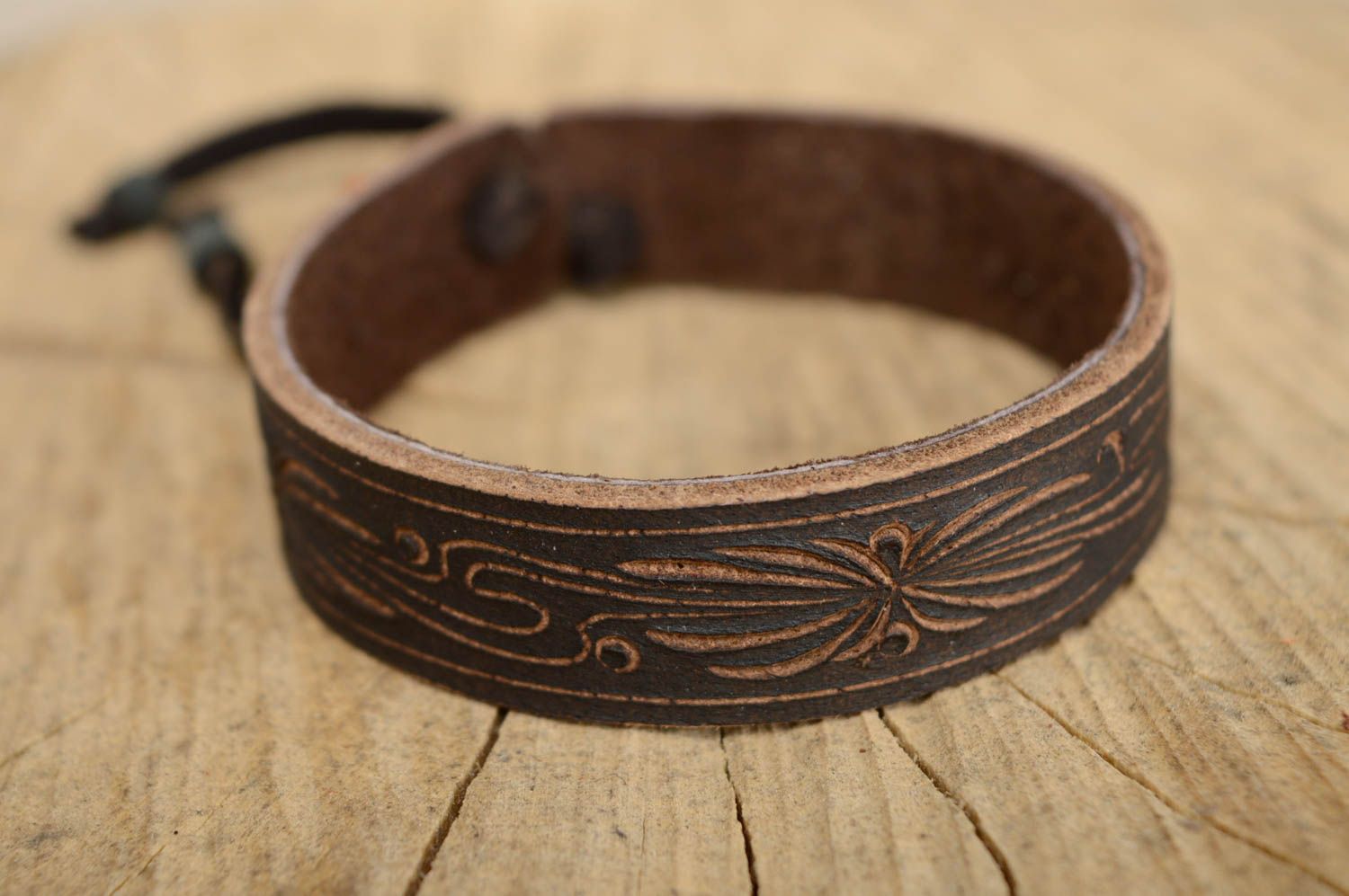 Bracelet fait main de vrai cuir décoré accessoire unisexe marron cadeau photo 1