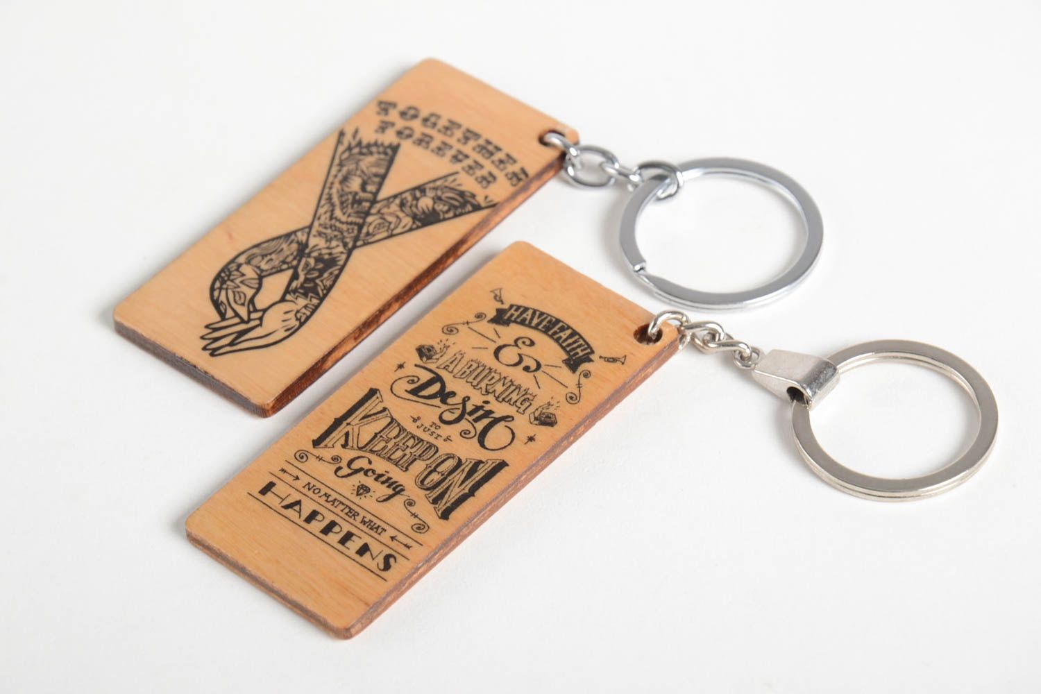 Porte-clés en bois faits main originaux serviettage 2 pièces Accessoires design photo 4