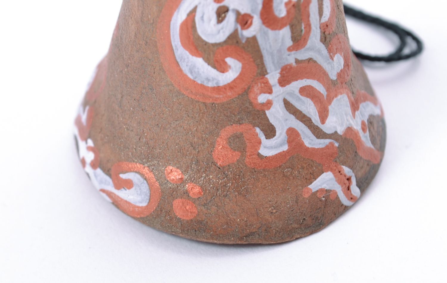 Колокольчик ручной работы из красной глины расписной фото 4