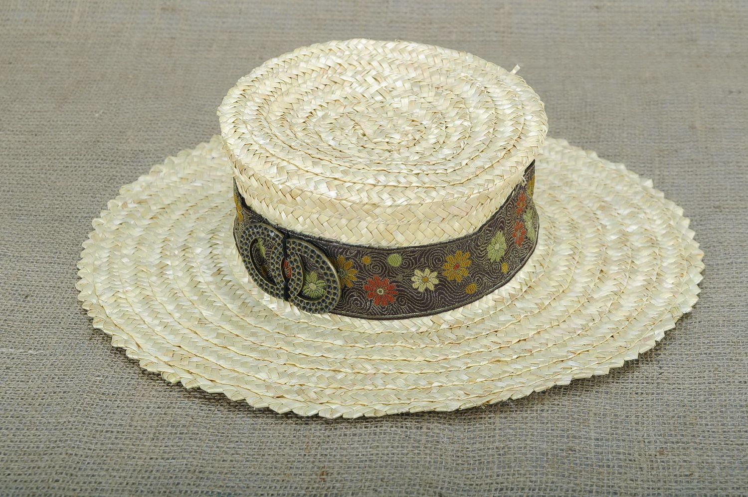 Women's hat with buckle photo 3