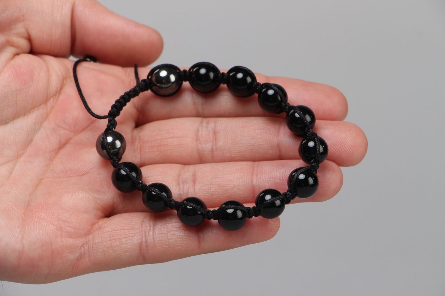 Handmade wrist bracelet of adjustable size with agate and hematite stone beads photo 3